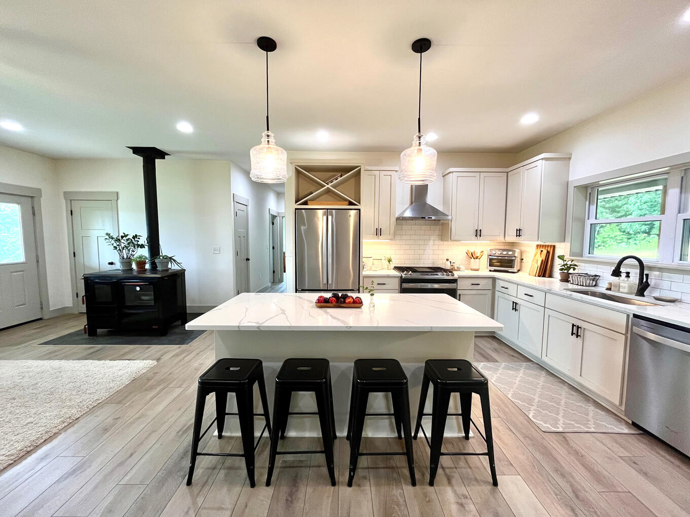 Kitchen & Dining Area Kitchen & Dining Area