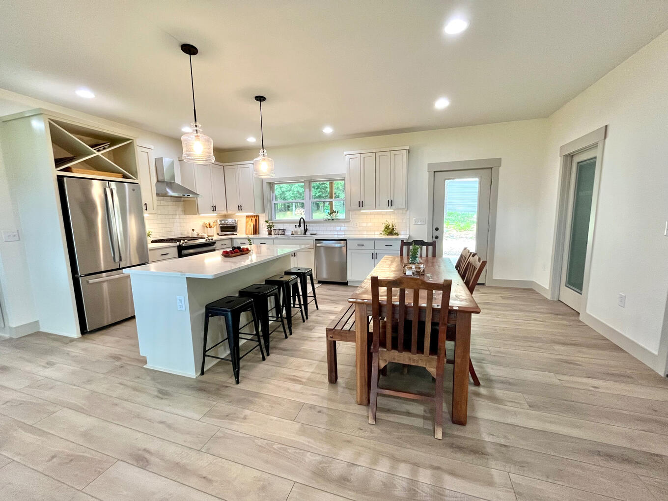 Kitchen & Dining Area Kitchen & Dining Area