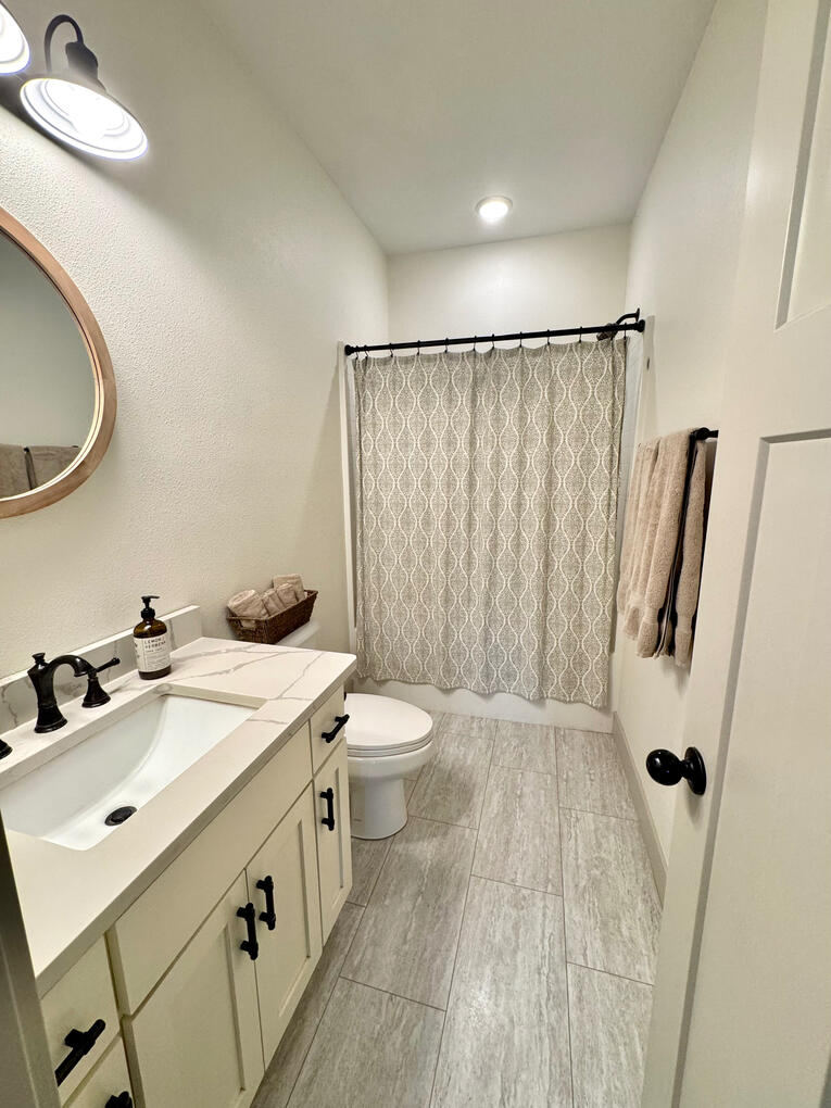 Master Bathroom Master Bathroom
